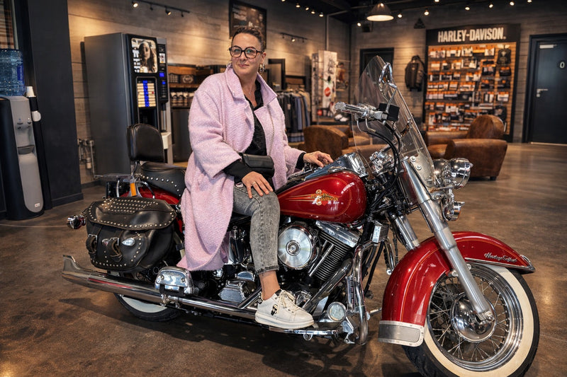 Charlène wins  a Harley Heritage 1340